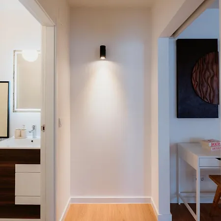 Prime Living - Anjos アパート