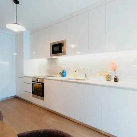 Prime Living - Anjos アパート