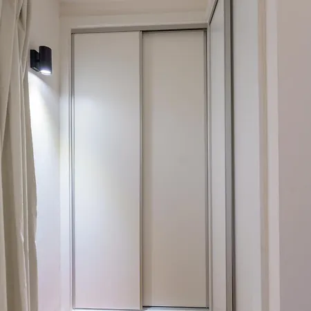 Prime Living - Anjos アパート *