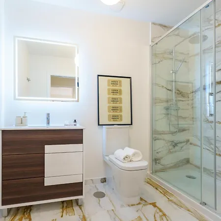 Prime Living - Anjos アパート