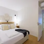 Prime Living - Anjos Apartmán